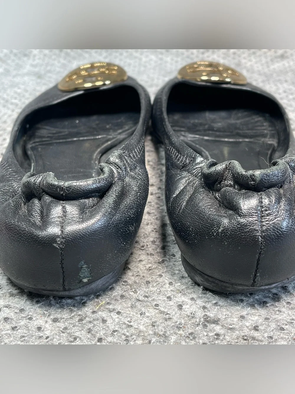 Tory Burch Black Flats Bronze Emblem Size 6 Womens